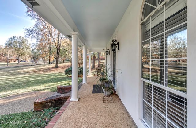 117 Woods Lake Drive, Madison, MS 39110