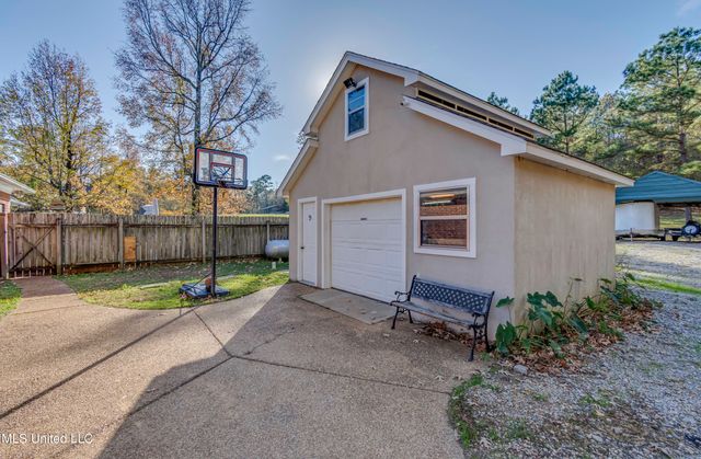 117 Woods Lake Drive, Madison, MS 39110