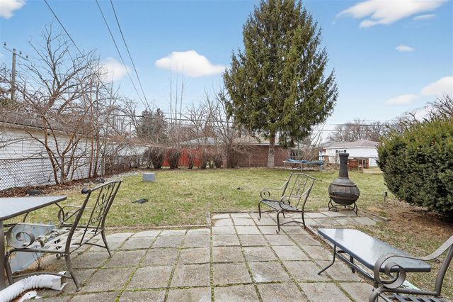 13511 Dixie, Redford, MI 48239