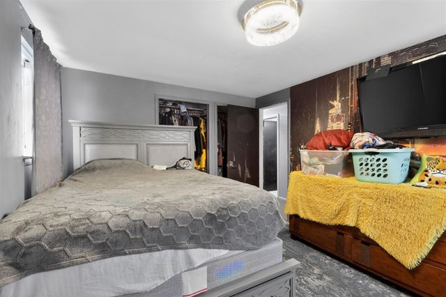 13511 Dixie, Redford, MI 48239