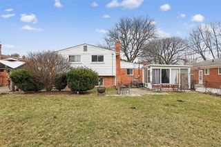 13511 Dixie, Redford, MI 48239