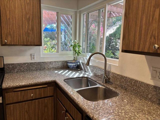 4552 Beverly Glen Drive, Oceanside, CA 92056