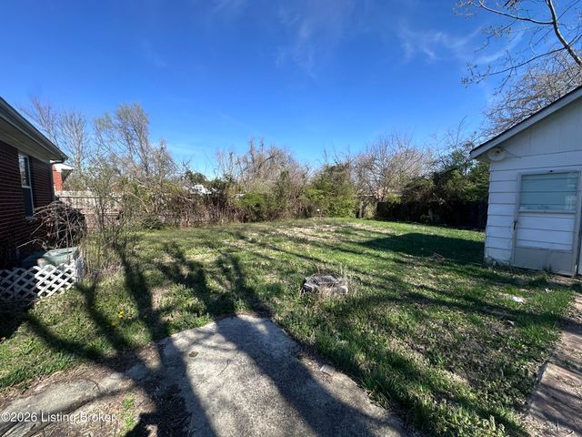 2520 Lamborne Blvd, Louisville, KY 40272