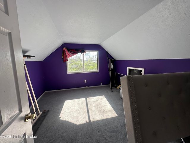 2520 Lamborne Blvd, Louisville, KY 40272