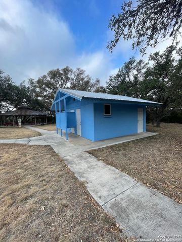 691 Canyon Circle, Canyon Lake, TX 78133