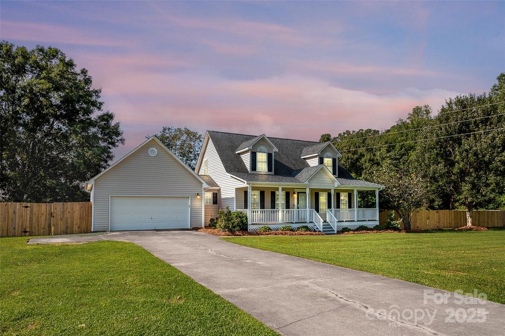 110 Salem Meadow Drive, Statesville, NC 28625