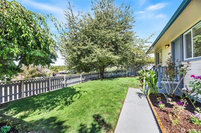 8826 22nd Avenue SW, Seattle, WA 98106