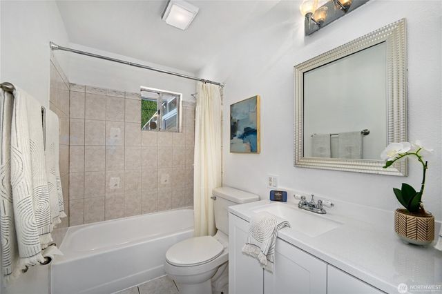 8826 22nd Avenue SW, Seattle, WA 98106