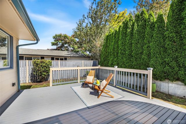 8826 22nd Avenue SW, Seattle, WA 98106