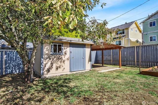 8826 22nd Avenue SW, Seattle, WA 98106
