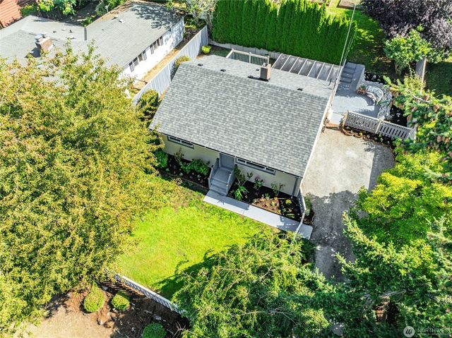 8826 22nd Avenue SW, Seattle, WA 98106