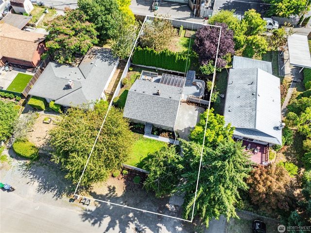 8826 22nd Avenue SW, Seattle, WA 98106