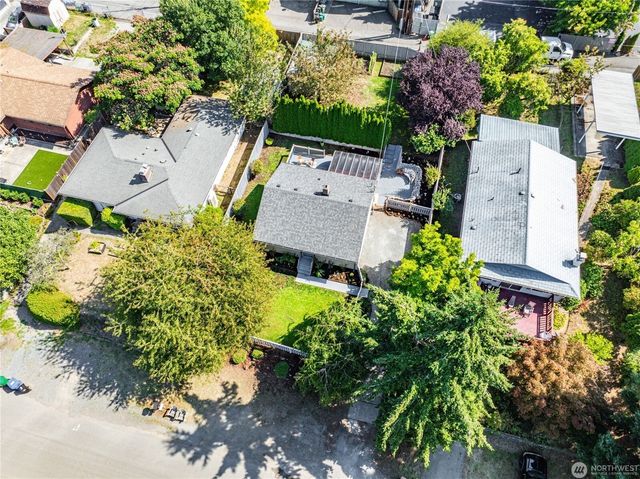 8826 22nd Avenue SW, Seattle, WA 98106