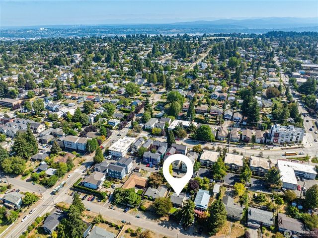 8826 22nd Avenue SW, Seattle, WA 98106