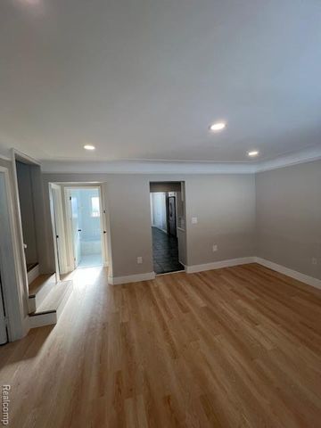 8732 Jewett Avenue, Warren, MI 48089