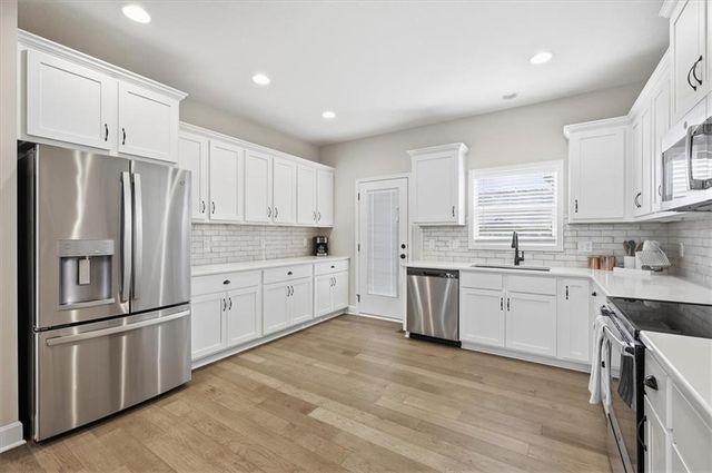 2121 Sycamore Street, Leavenworth, KS 66048