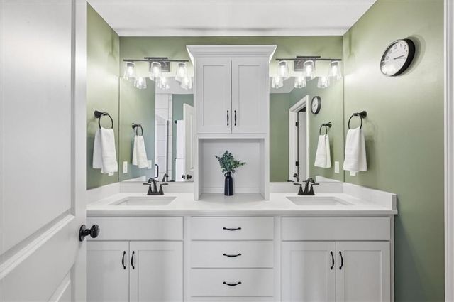 2121 Sycamore Street, Leavenworth, KS 66048