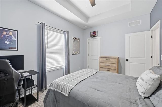 2121 Sycamore Street, Leavenworth, KS 66048