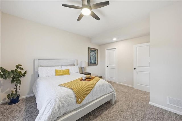 2121 Sycamore Street, Leavenworth, KS 66048