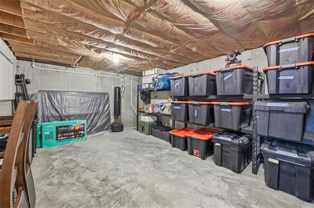 2121 Sycamore Street, Leavenworth, KS 66048