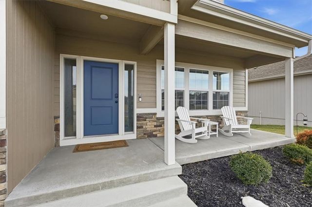 2121 Sycamore Street, Leavenworth, KS 66048