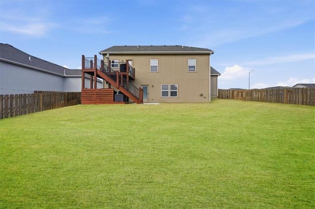 2121 Sycamore Street, Leavenworth, KS 66048