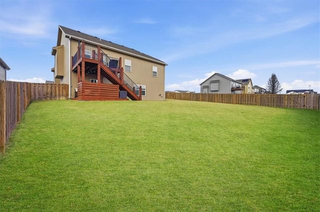 2121 Sycamore Street, Leavenworth, KS 66048