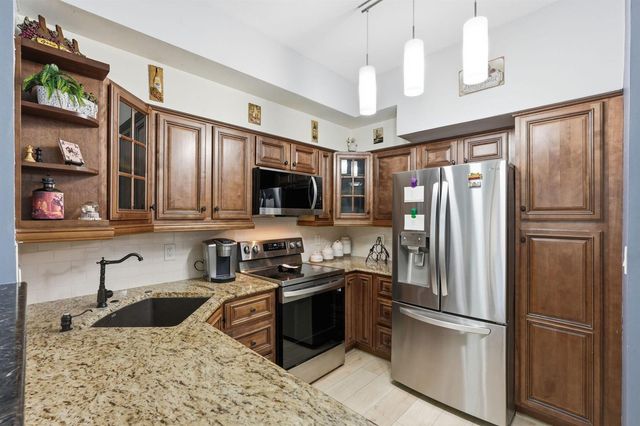 802 W Windward Way 304, Lantana, FL 33462