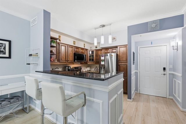 802 W Windward Way 304, Lantana, FL 33462
