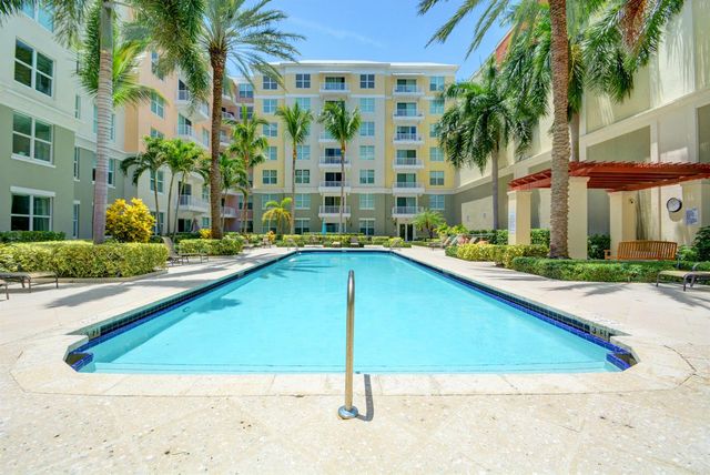 802 W Windward Way 304, Lantana, FL 33462