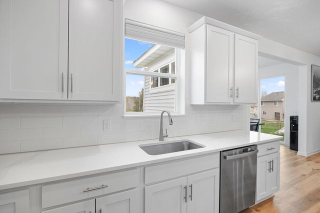 15519 Goodview Trail N, Hugo, MN 55038
