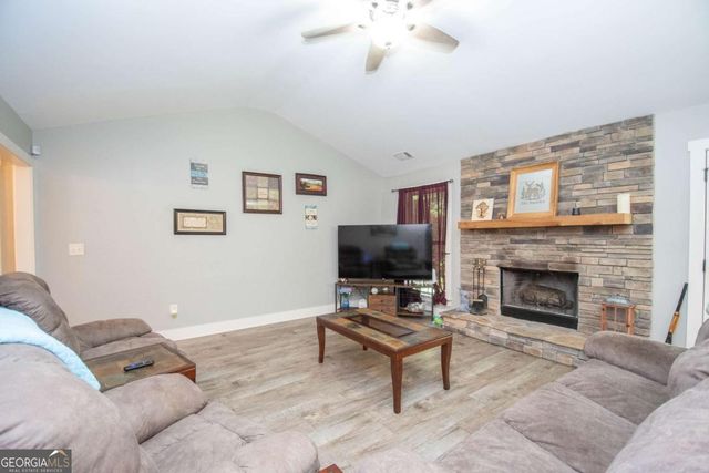 129 Wellington Drive, Lagrange, GA 30240