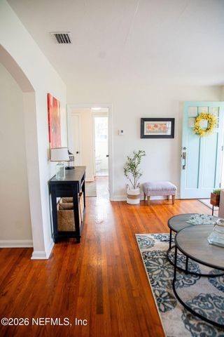 217 N BON AIR Drive, Jacksonville, FL 32218