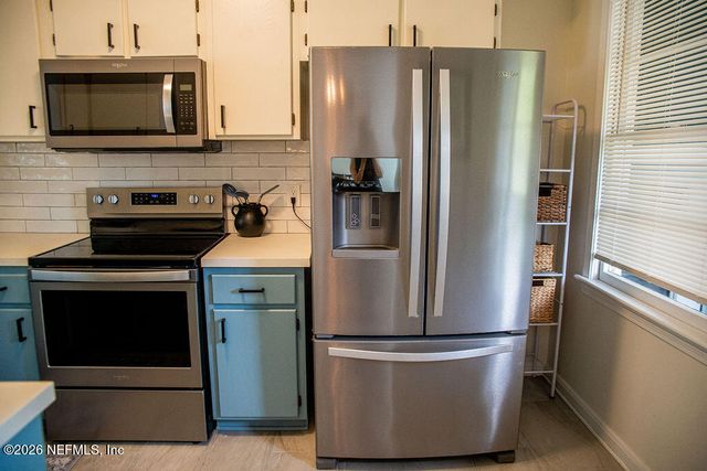 217 N BON AIR Drive, Jacksonville, FL 32218