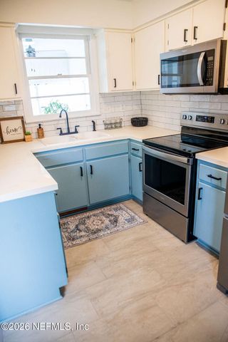 217 N BON AIR Drive, Jacksonville, FL 32218