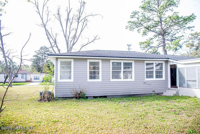 217 N BON AIR Drive, Jacksonville, FL 32218