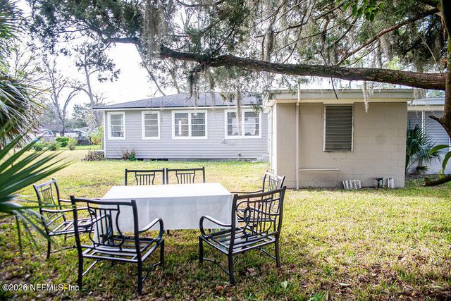 217 N BON AIR Drive, Jacksonville, FL 32218