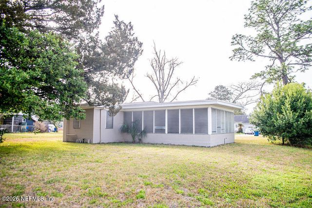 217 N BON AIR Drive, Jacksonville, FL 32218