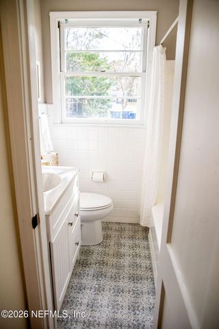 217 N BON AIR Drive, Jacksonville, FL 32218