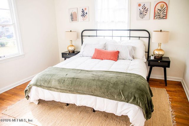 217 N BON AIR Drive, Jacksonville, FL 32218