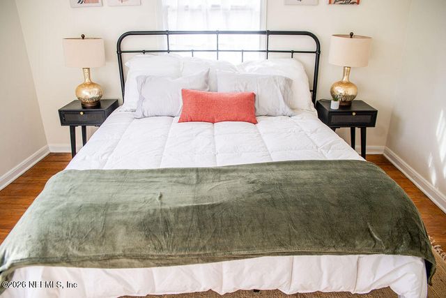 217 N BON AIR Drive, Jacksonville, FL 32218