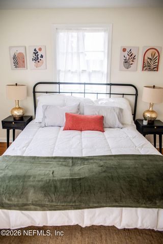 217 N BON AIR Drive, Jacksonville, FL 32218