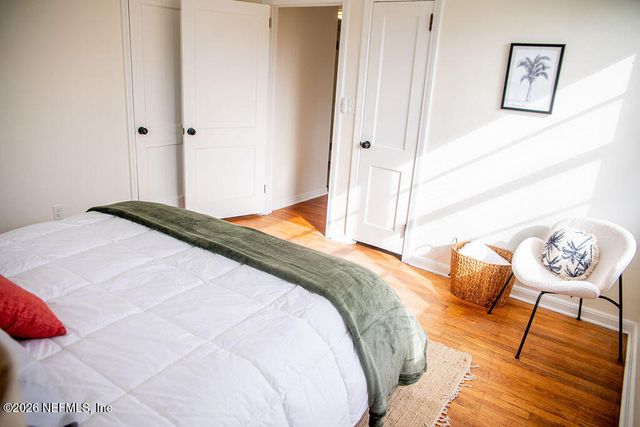 217 N BON AIR Drive, Jacksonville, FL 32218