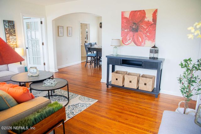 217 N BON AIR Drive, Jacksonville, FL 32218