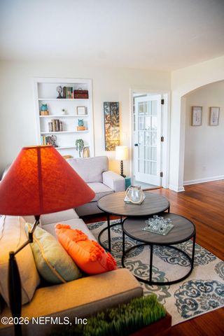 217 N BON AIR Drive, Jacksonville, FL 32218