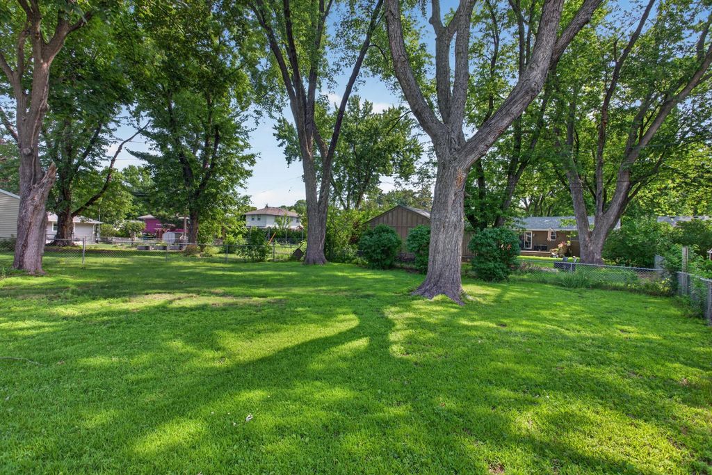 5332 Quail Avenue N, Crystal, MN 55429 — photo 5