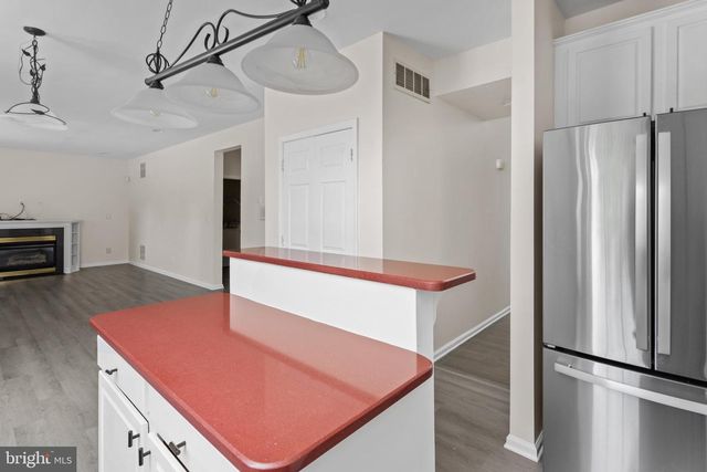 3 JASPER DR, Columbus, NJ 08022