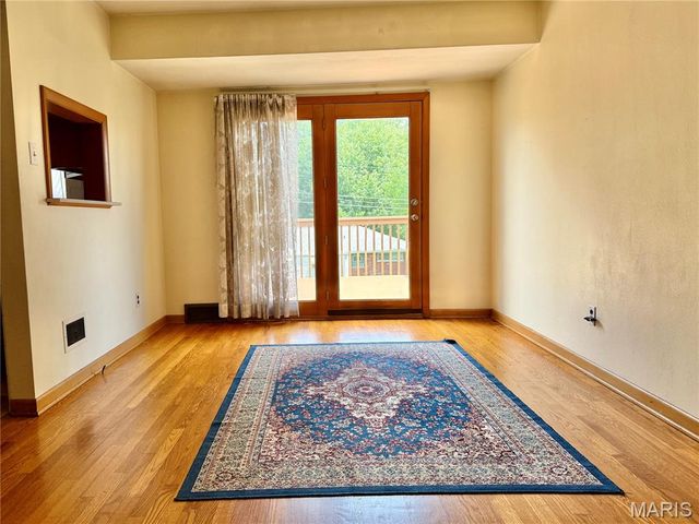 317 Earlsfield Lane, St Louis, MO 63125