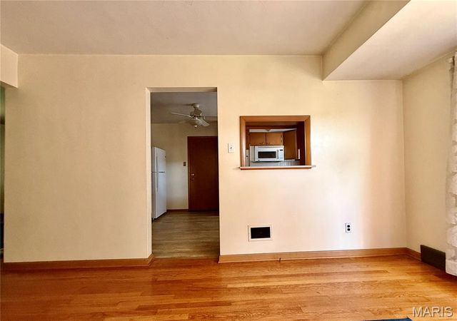 317 Earlsfield Lane, St Louis, MO 63125