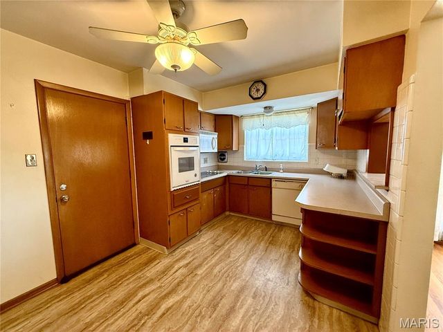 317 Earlsfield Lane, St Louis, MO 63125